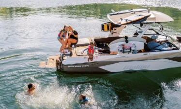 2025 Malibu Surf Boat 23LSV