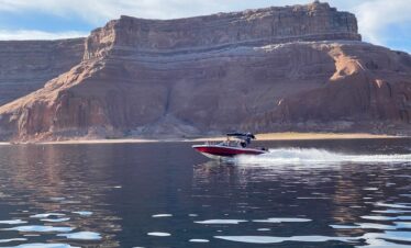 2022 Red Mastercraft XT23